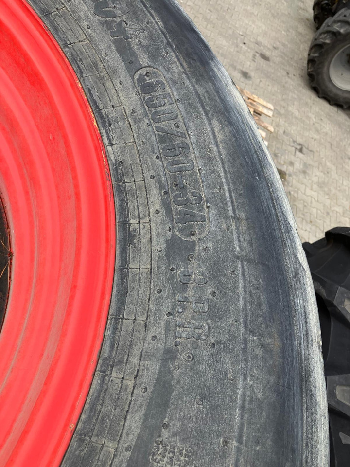 Fendt 650/60-34 Trelleborg - Gumiabroncsok és felnik: 4 kép. Fendt 650/60-34 Trelleborg - Gumiabroncsok és felnik: 4 kép.
