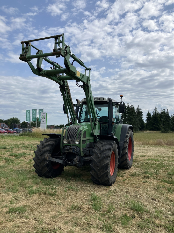 Fendt 712 COM1 - Traktor: 1 kép. Fendt 712 COM1 - Traktor: 1 kép.