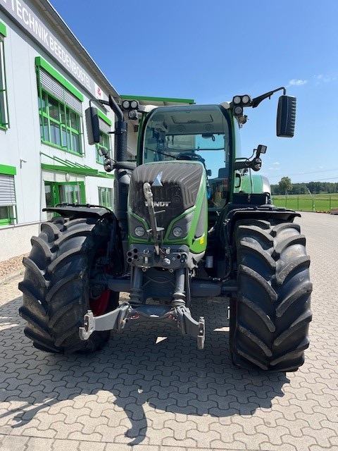 Fendt 718 V S4 - Traktor: 5 kép. Fendt 718 V S4 - Traktor: 5 kép.