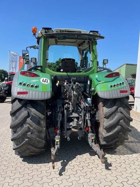 Fendt 718 V S4 - Traktor: 3 kép. Fendt 718 V S4 - Traktor: 3 kép.