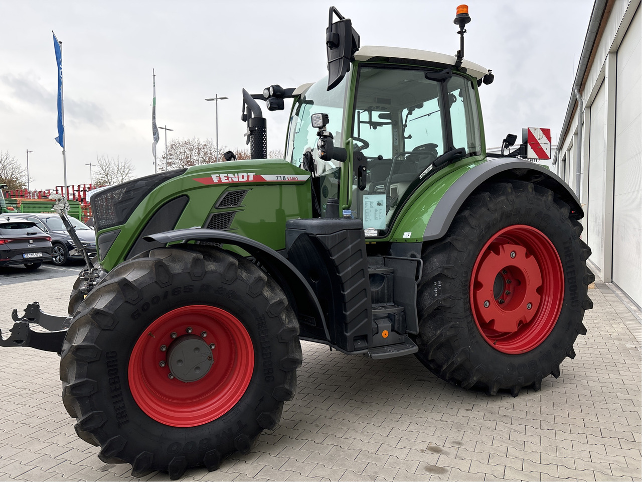 Fendt 718 Vario Gen6 PowerPlus - Traktor: 2 kép. Fendt 718 Vario Gen6 PowerPlus - Traktor: 2 kép.