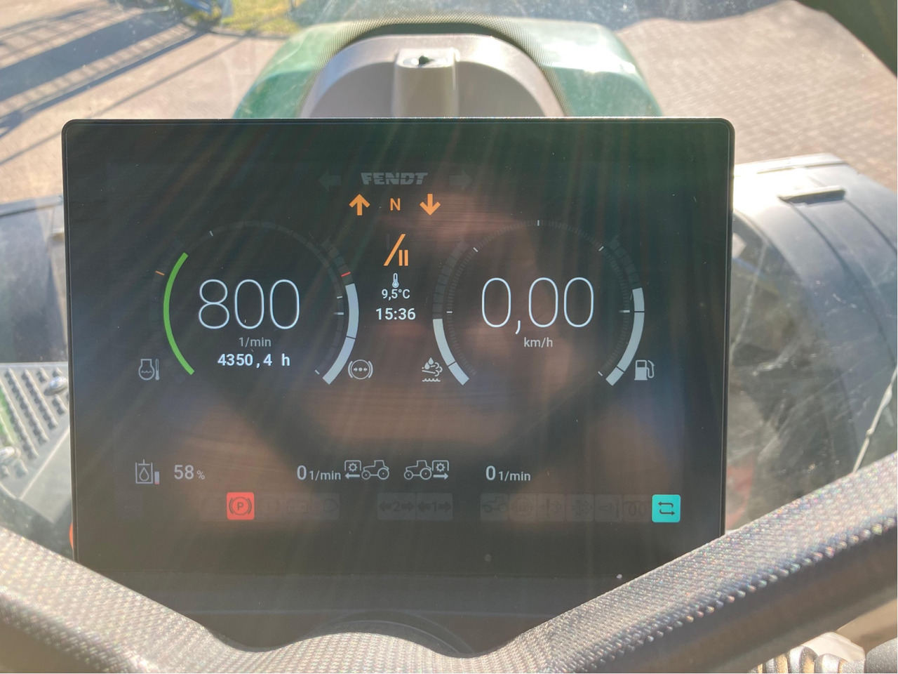 Fendt 718 Vario Gen6 ProfiPlus - Traktor: 2 kép. Fendt 718 Vario Gen6 ProfiPlus - Traktor: 2 kép.