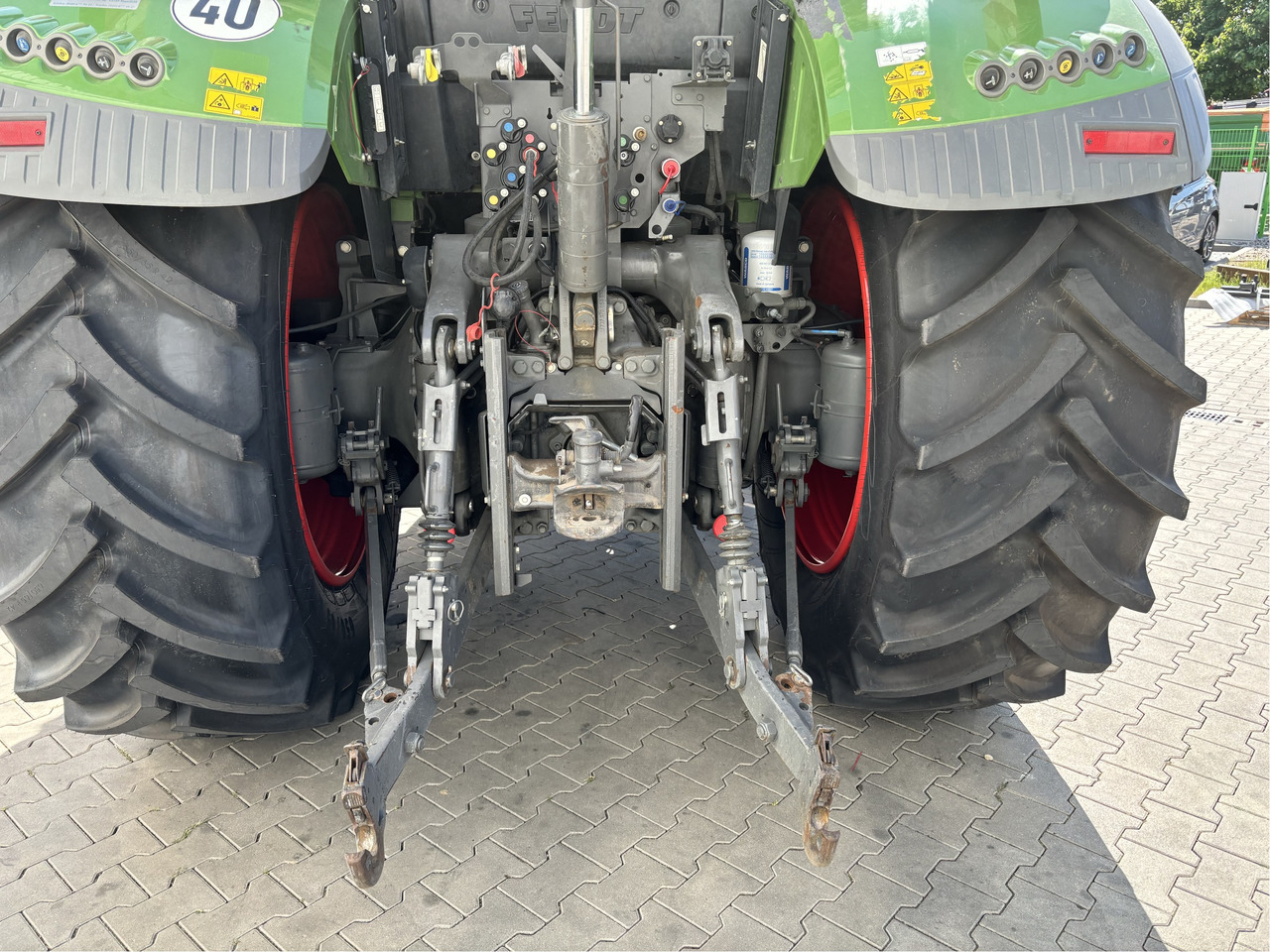 Fendt 718 Vario S4 - Traktor: 3 kép. Fendt 718 Vario S4 - Traktor: 3 kép.
