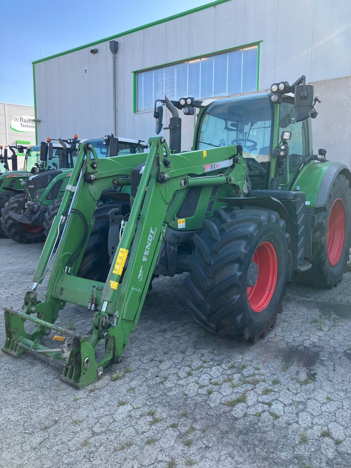 Fendt 718 Vario S4 Power - Traktor: 1 kép. Fendt 718 Vario S4 Power - Traktor: 1 kép.
