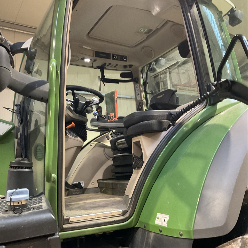 Fendt 718 Vario S4 ProfiPlus - Traktor: 3 kép. Fendt 718 Vario S4 ProfiPlus - Traktor: 3 kép.