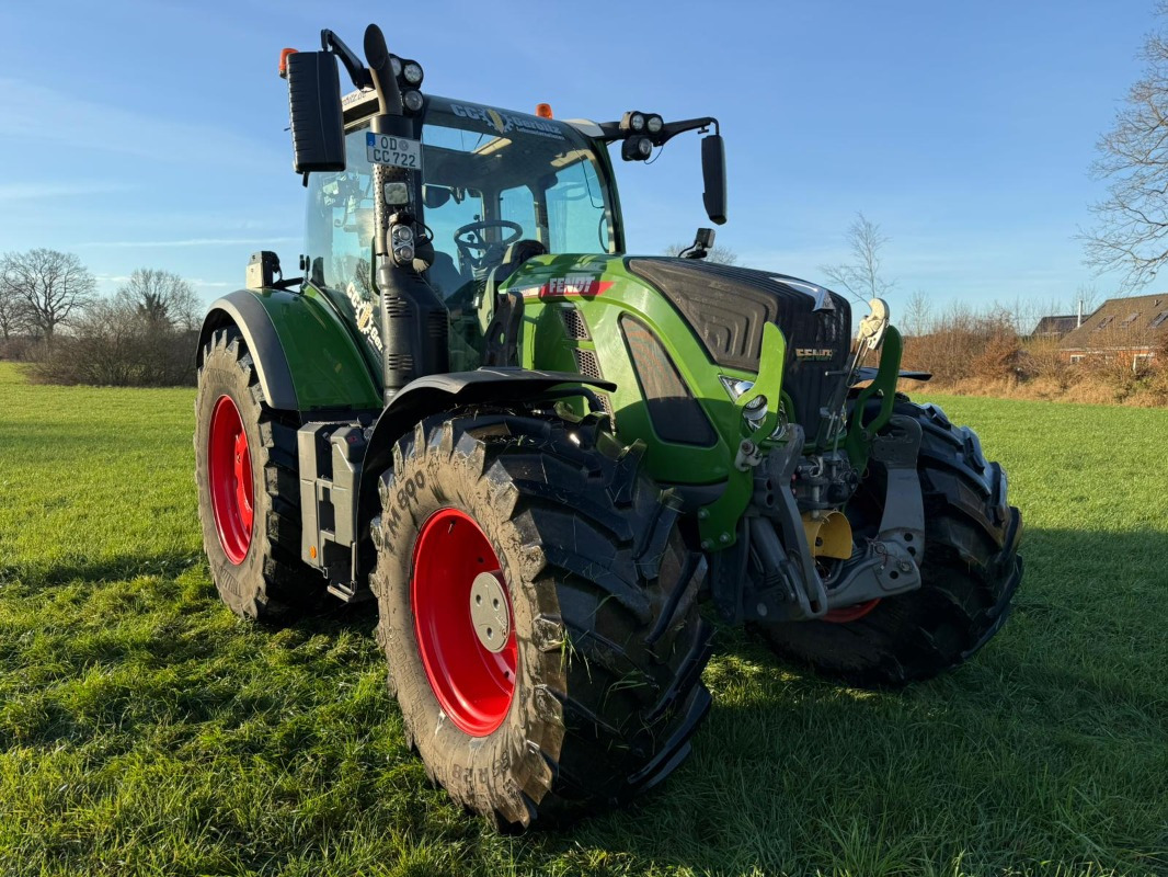 Fendt 722 Vario Gen6 ProfiPlus - Traktor: 2 kép. Fendt 722 Vario Gen6 ProfiPlus - Traktor: 2 kép.
