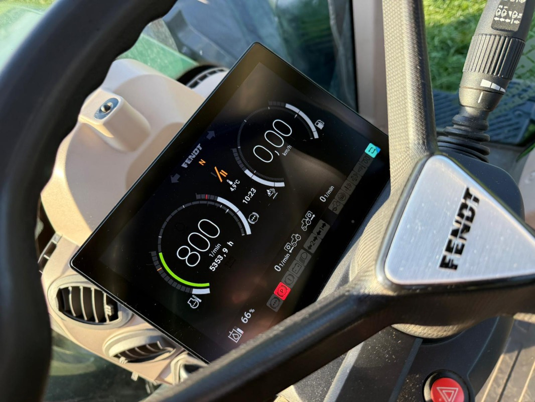 Fendt 722 Vario Gen6 ProfiPlus - Traktor: 5 kép. Fendt 722 Vario Gen6 ProfiPlus - Traktor: 5 kép.