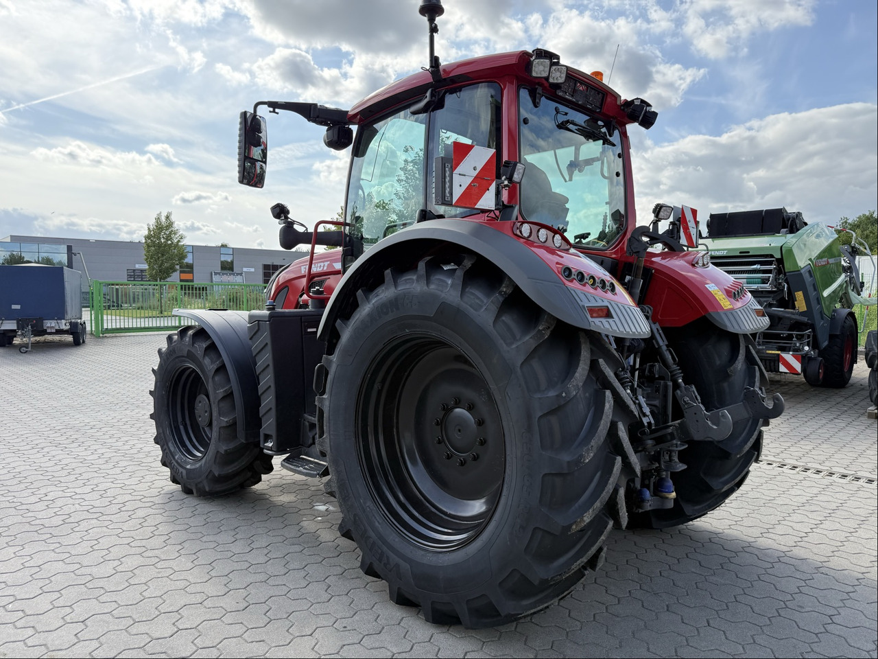 Fendt 724 Vario Gen6 ProfiPlus - Traktor: 4 kép. Fendt 724 Vario Gen6 ProfiPlus - Traktor: 4 kép.