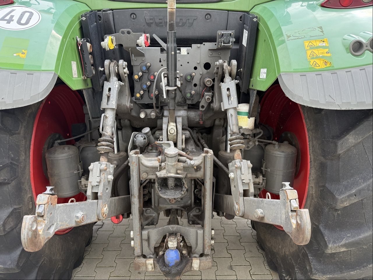 Fendt 724 Vario S4 Profi - Traktor: 3 kép. Fendt 724 Vario S4 Profi - Traktor: 3 kép.
