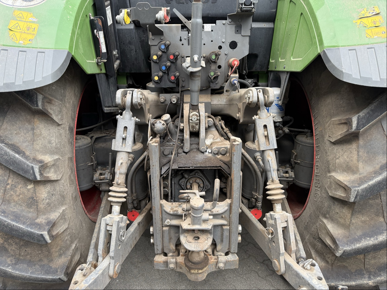 Fendt 724 Vario S4 Profi - Traktor: 3 kép. Fendt 724 Vario S4 Profi - Traktor: 3 kép.