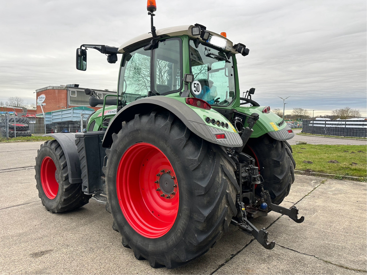Fendt 724 Vario S4 Profi Plus - Traktor: 2 kép. Fendt 724 Vario S4 Profi Plus - Traktor: 2 kép.