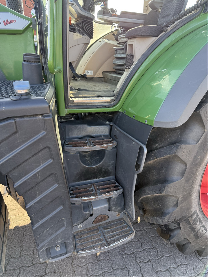 Fendt 724 Vario S4 ProfiPlus - Traktor: 2 kép. Fendt 724 Vario S4 ProfiPlus - Traktor: 2 kép.