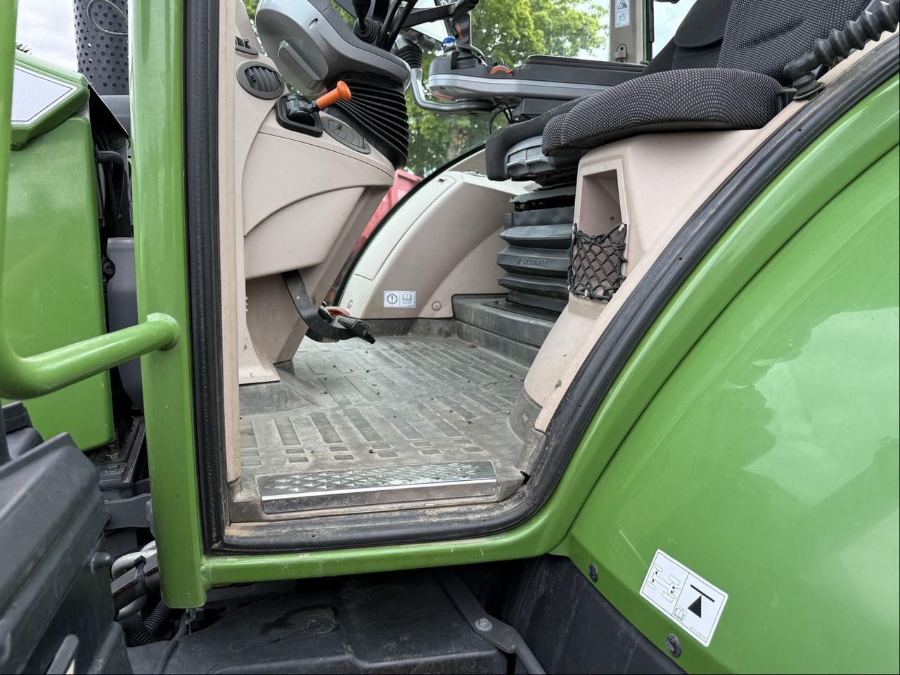 Fendt 724 Vario S4 ProfiPlus - Traktor: 5 kép. Fendt 724 Vario S4 ProfiPlus - Traktor: 5 kép.