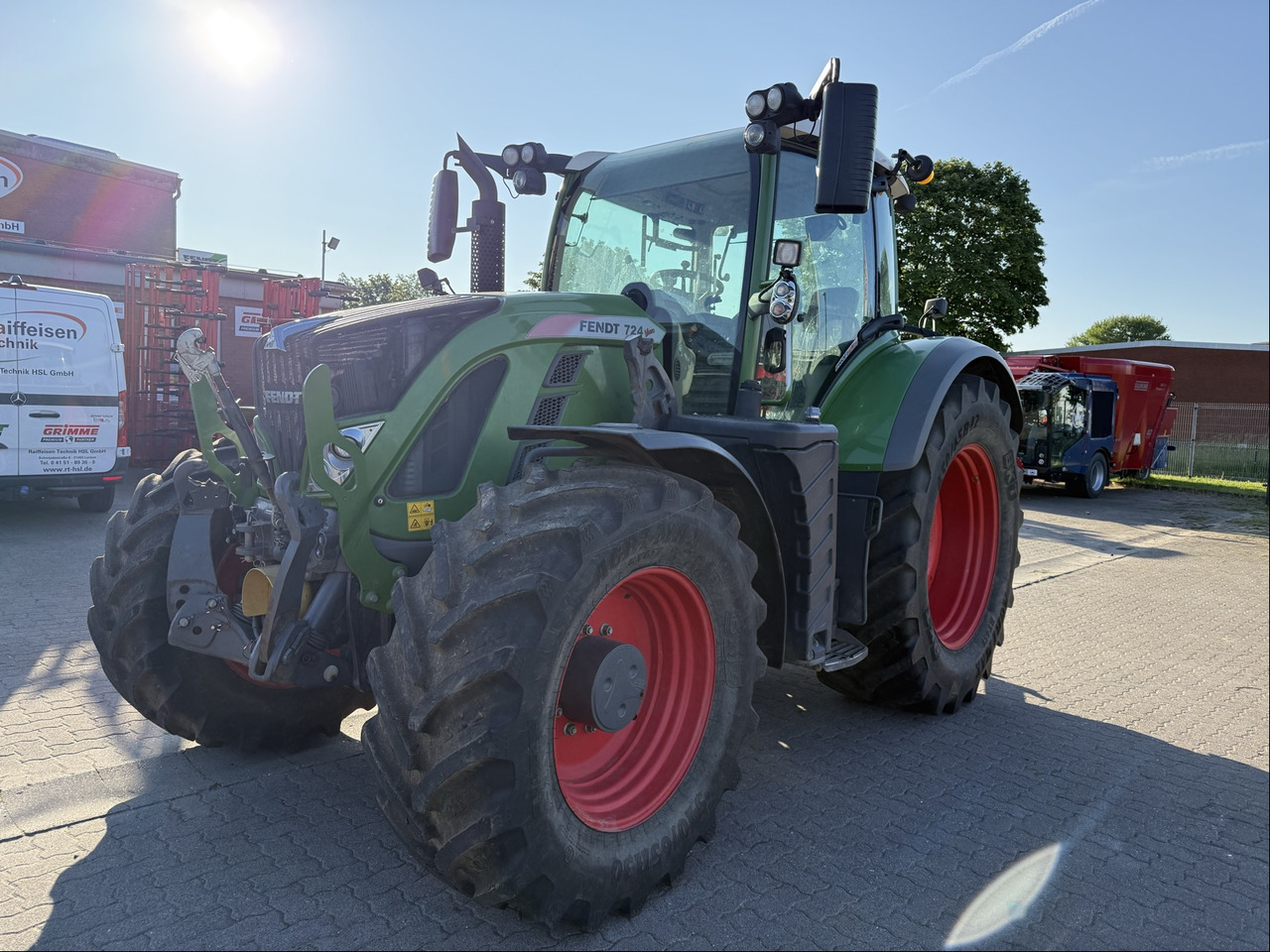 Fendt 724 Vario S4 ProfiPlus - Traktor: 1 kép. Fendt 724 Vario S4 ProfiPlus - Traktor: 1 kép.
