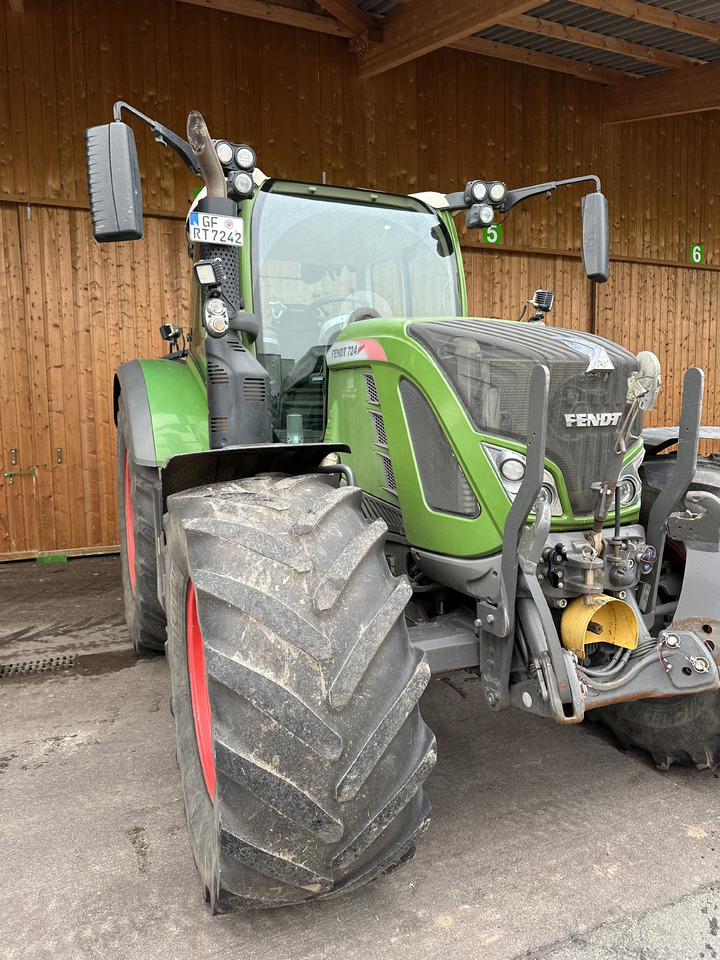 Fendt 724 Vario S4 ProfiPlus - Traktor: 3 kép. Fendt 724 Vario S4 ProfiPlus - Traktor: 3 kép.