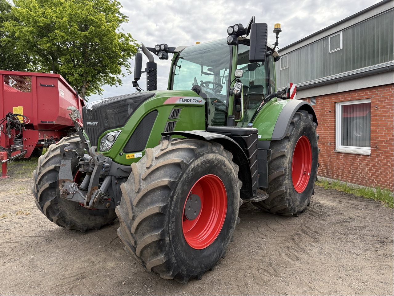 Fendt 724 Vario S4 ProfiPlus - Traktor: 4 kép. Fendt 724 Vario S4 ProfiPlus - Traktor: 4 kép.