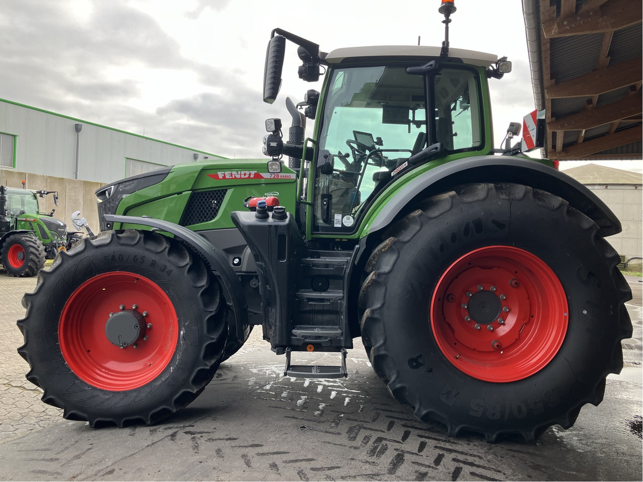 Fendt 728 Vario Gen7 - Traktor: 1 kép. Fendt 728 Vario Gen7 - Traktor: 1 kép.