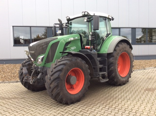 Fendt 824 Vario S4 Profi - Traktor: 1 kép. Fendt 824 Vario S4 Profi - Traktor: 1 kép.