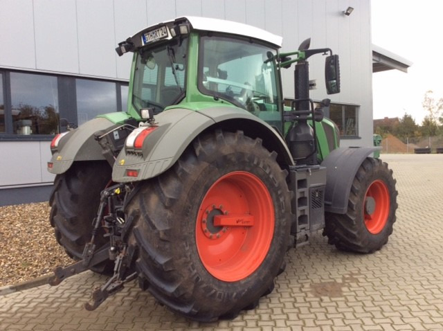 Fendt 824 Vario S4 Profi - Traktor: 5 kép. Fendt 824 Vario S4 Profi - Traktor: 5 kép.