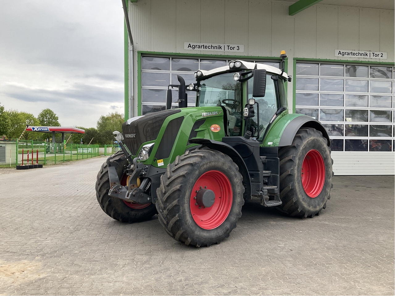 Fendt 826 Vario S4 - Traktor: 1 kép. Fendt 826 Vario S4 - Traktor: 1 kép.