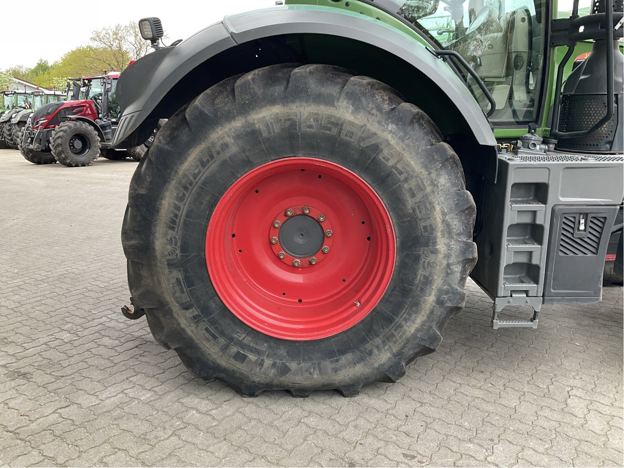 Fendt 826 Vario S4 - Traktor: 3 kép. Fendt 826 Vario S4 - Traktor: 3 kép.