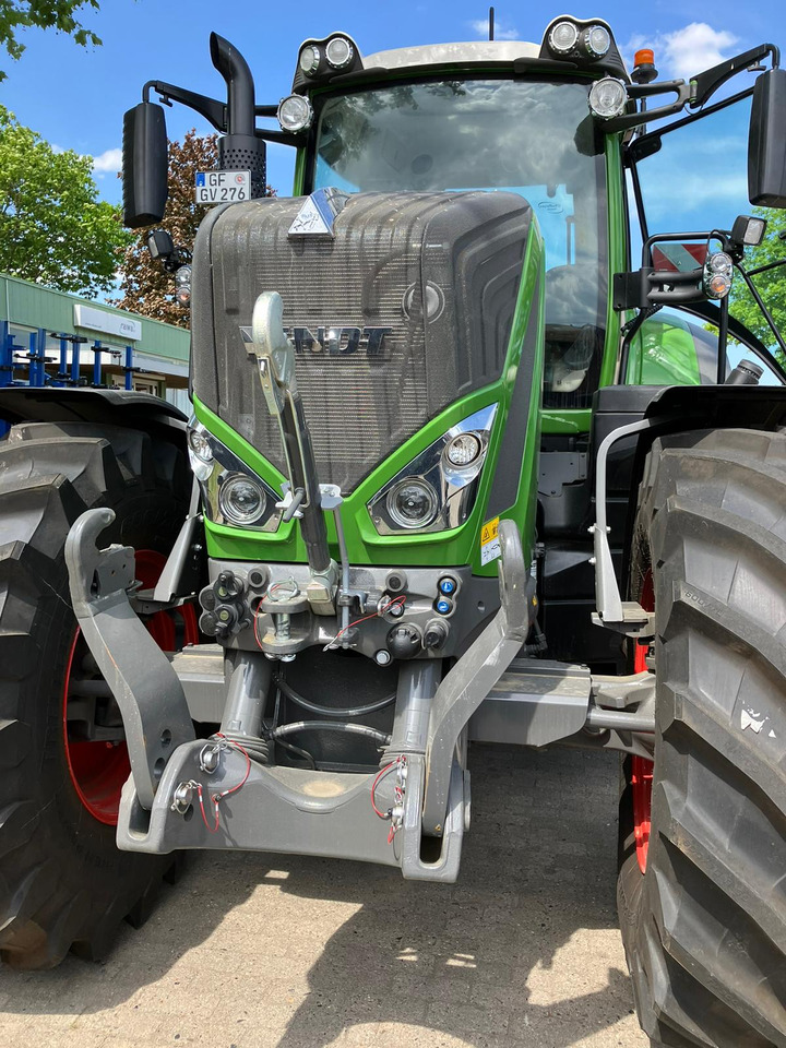 Fendt 826 Vario S4 ProfiPlus - Traktor: 2 kép. Fendt 826 Vario S4 ProfiPlus - Traktor: 2 kép.