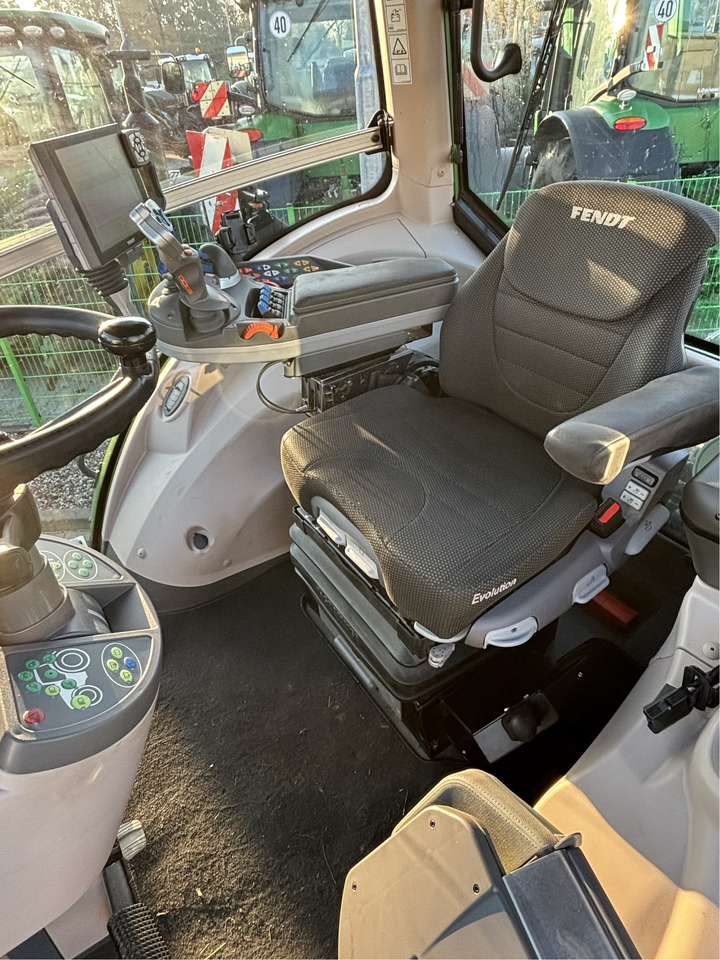 Fendt 826 Vario S4 ProfiPlus - Traktor: 4 kép. Fendt 826 Vario S4 ProfiPlus - Traktor: 4 kép.