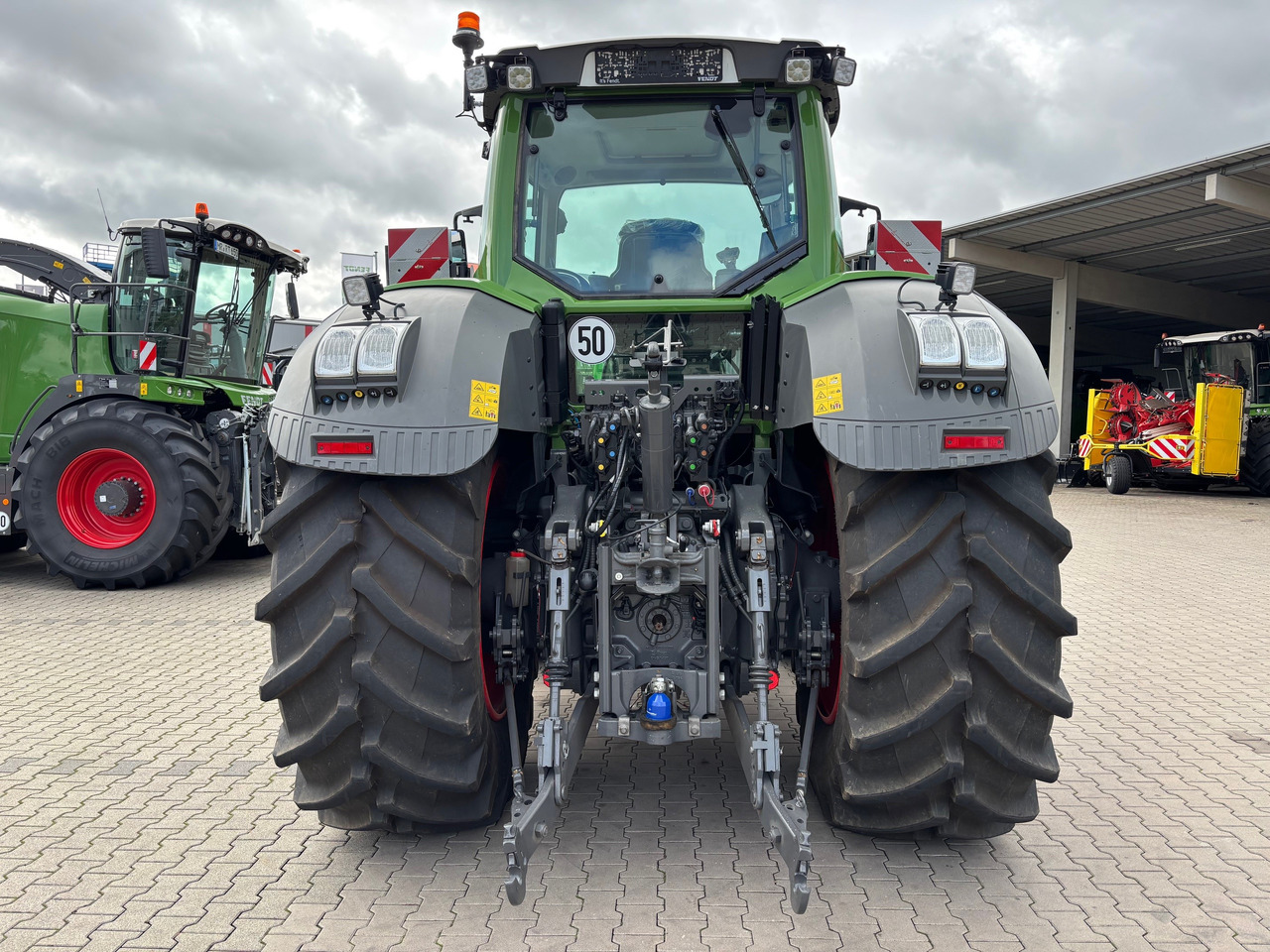 Fendt 826 Vario S4 ProfiPlus - Traktor: 5 kép. Fendt 826 Vario S4 ProfiPlus - Traktor: 5 kép.
