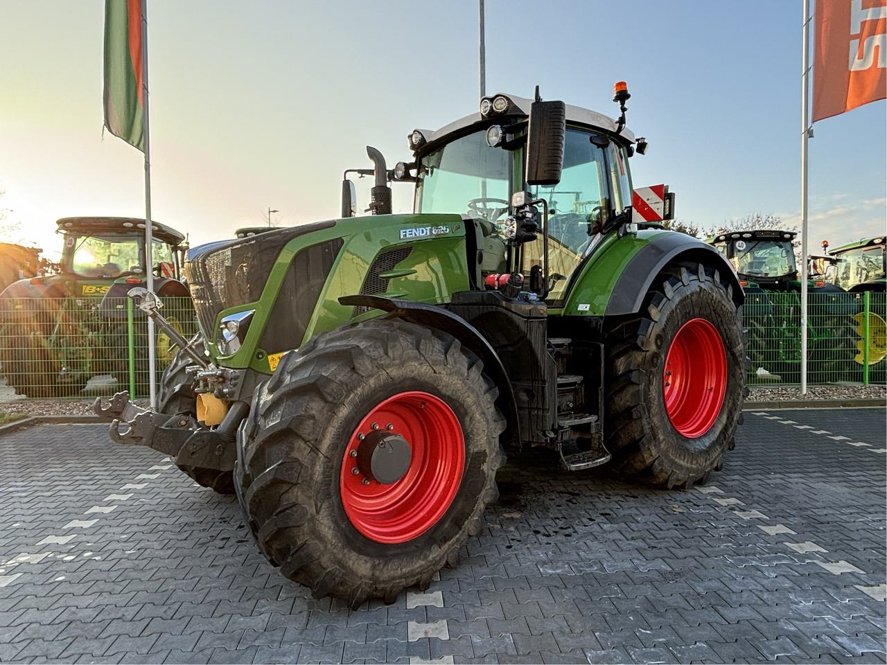 Fendt 826 Vario S4 ProfiPlus - Traktor: 1 kép. Fendt 826 Vario S4 ProfiPlus - Traktor: 1 kép.