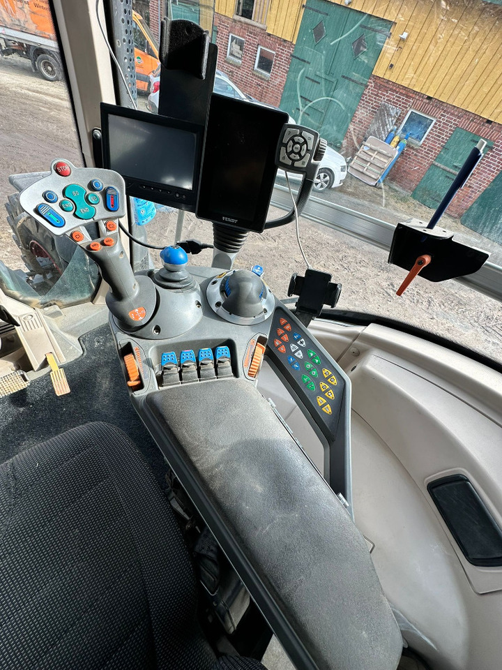 Fendt 828 Vario S4 Profi - Traktor: 3 kép. Fendt 828 Vario S4 Profi - Traktor: 3 kép.