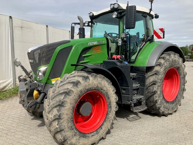 Fendt 828 Vario S4 Profi - Traktor: 2 kép. Fendt 828 Vario S4 Profi - Traktor: 2 kép.
