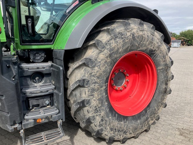 Fendt 828 Vario S4 Profi - Traktor: 4 kép. Fendt 828 Vario S4 Profi - Traktor: 4 kép.