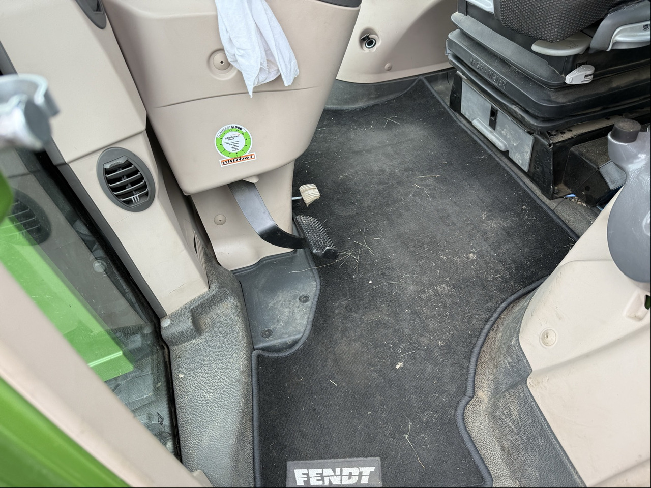 Fendt 828 Vario S4 ProfiPlus - Traktor: 2 kép. Fendt 828 Vario S4 ProfiPlus - Traktor: 2 kép.
