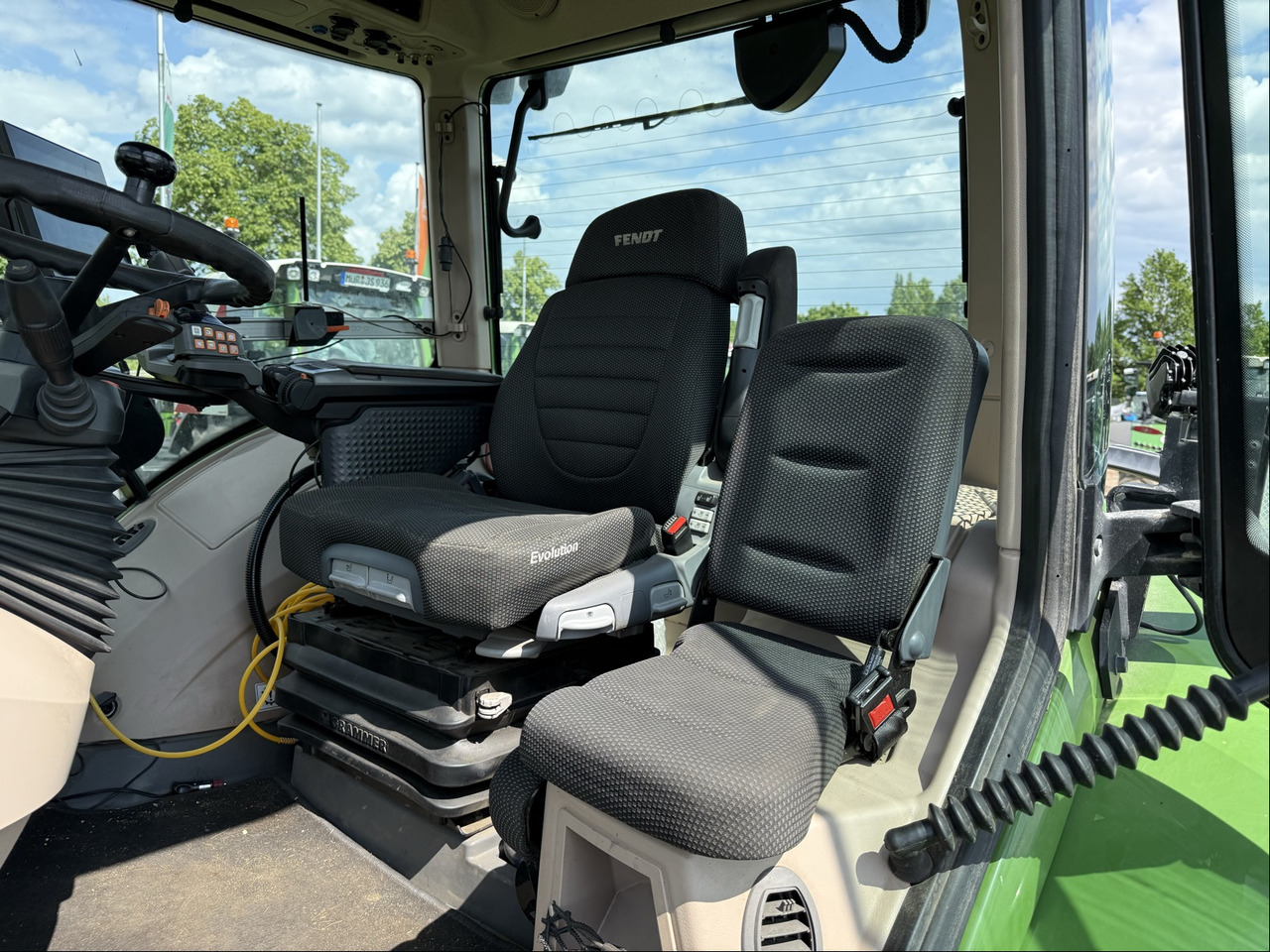 Fendt 942 Vario Gen7 Profi - Traktor: 2 kép. Fendt 942 Vario Gen7 Profi - Traktor: 2 kép.