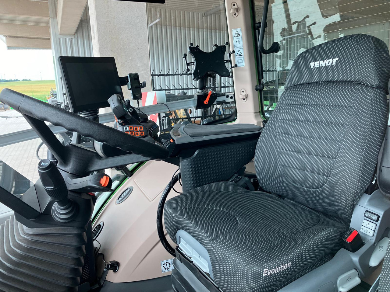 Fendt 942 Vario Gen7 Profi Setting2 - Traktor: 3 kép. Fendt 942 Vario Gen7 Profi Setting2 - Traktor: 3 kép.