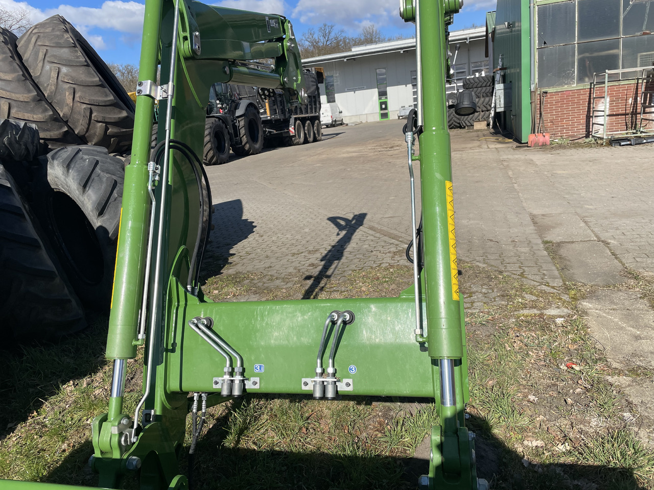 Fendt Cargo 6.100 Profi - Homlokrakodó traktorhoz: 3 kép. Fendt Cargo 6.100 Profi - Homlokrakodó traktorhoz: 3 kép.