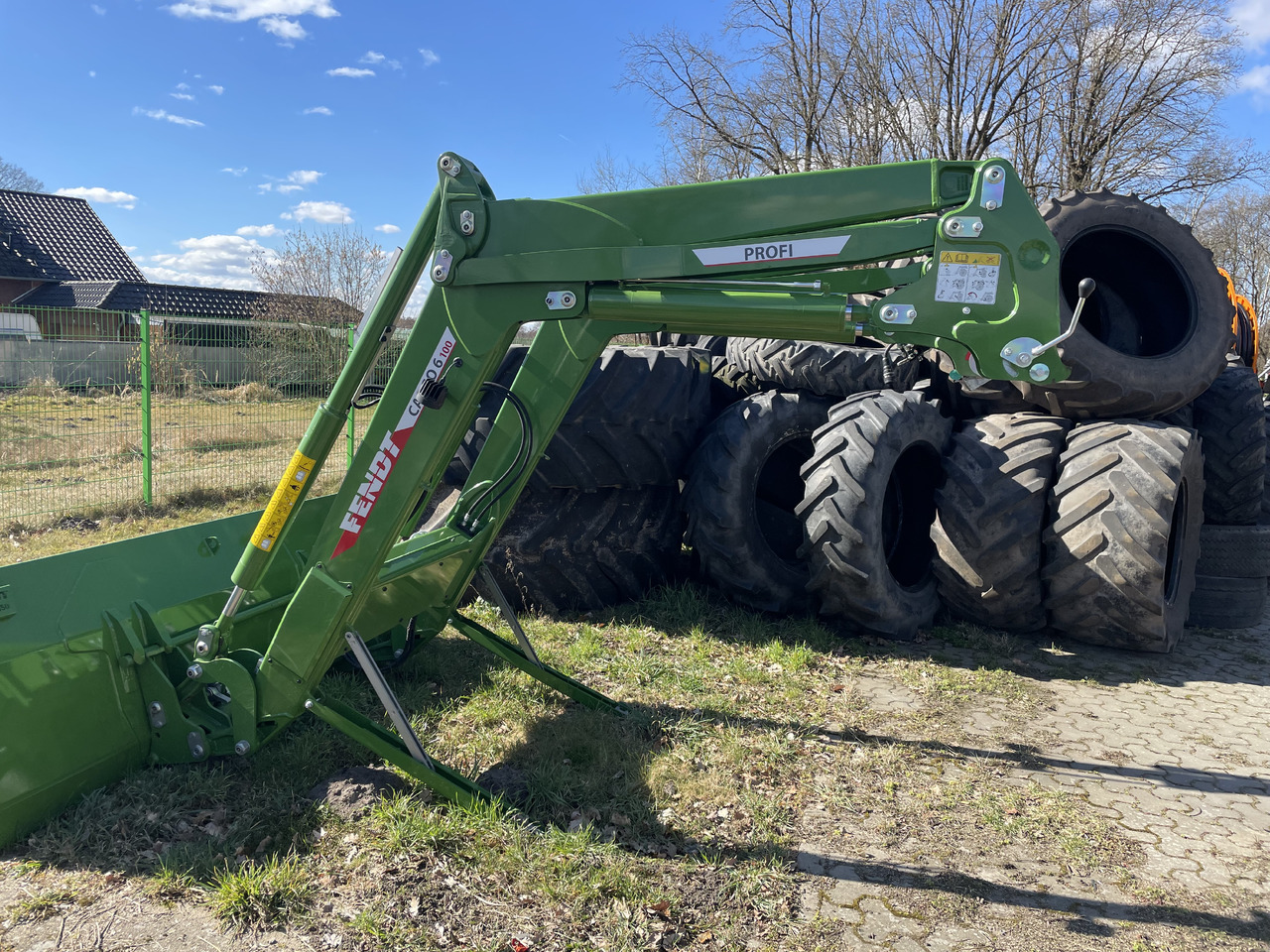 Fendt Cargo 6.100 Profi - Homlokrakodó traktorhoz: 1 kép. Fendt Cargo 6.100 Profi - Homlokrakodó traktorhoz: 1 kép.