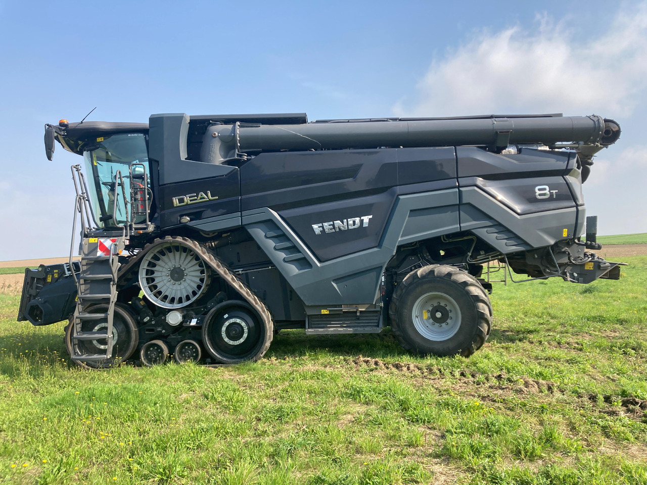 Fendt Ideal 8T - Kombájn: 1 kép. Fendt Ideal 8T - Kombájn: 1 kép.