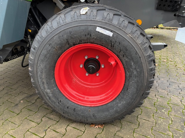 Fendt Rotana 130 F - 25 Messer - - Szálastakarmány betakarítás gépei: 3 kép. Fendt Rotana 130 F - 25 Messer - - Szálastakarmány betakarítás gépei: 3 kép.