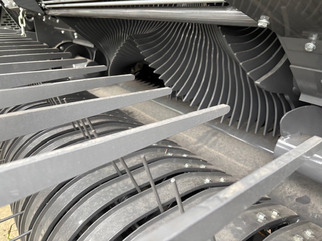 Fendt Rotana 130 F - 25 Messer - - Szálastakarmány betakarítás gépei: 2 kép. Fendt Rotana 130 F - 25 Messer - - Szálastakarmány betakarítás gépei: 2 kép.