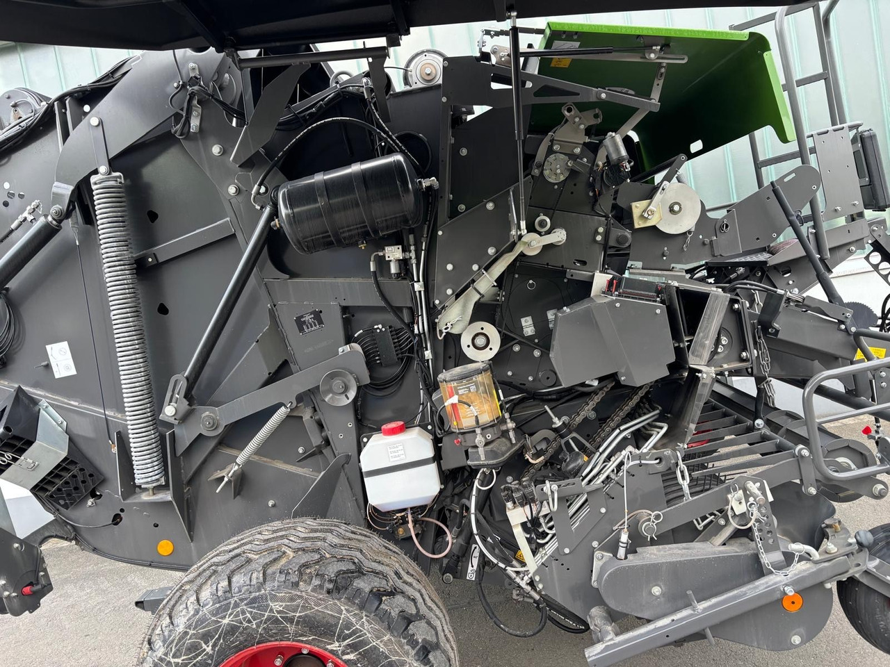 Fendt Rotana 160 V Xtra - 25 Messer - Szálastakarmány betakarítás gépei: 2 kép. Fendt Rotana 160 V Xtra - 25 Messer - Szálastakarmány betakarítás gépei: 2 kép.