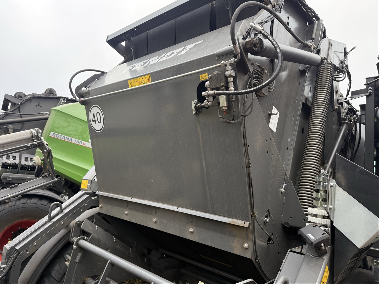 Fendt Rotana 160V Combi - Szálastakarmány betakarítás gépei: 3 kép. Fendt Rotana 160V Combi - Szálastakarmány betakarítás gépei: 3 kép.