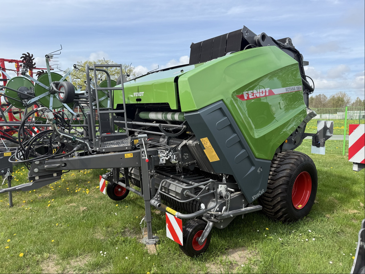 Fendt Rotana 180 V Xtra 25-Messer - Szálastakarmány betakarítás gépei: 1 kép. Fendt Rotana 180 V Xtra 25-Messer - Szálastakarmány betakarítás gépei: 1 kép.