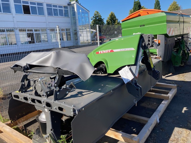 Fendt Slicer 310 F - Fűkasza: 2 kép. Fendt Slicer 310 F - Fűkasza: 2 kép.
