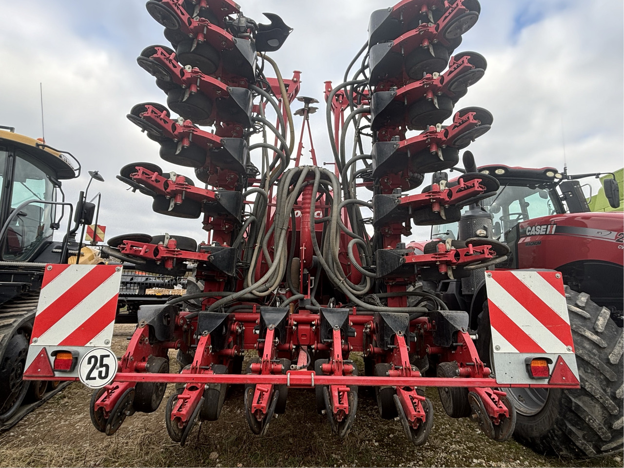 Horsch Maestro 18.50 SW - Szemenkénti vetőgép: 5 kép. Horsch Maestro 18.50 SW - Szemenkénti vetőgép: 5 kép.