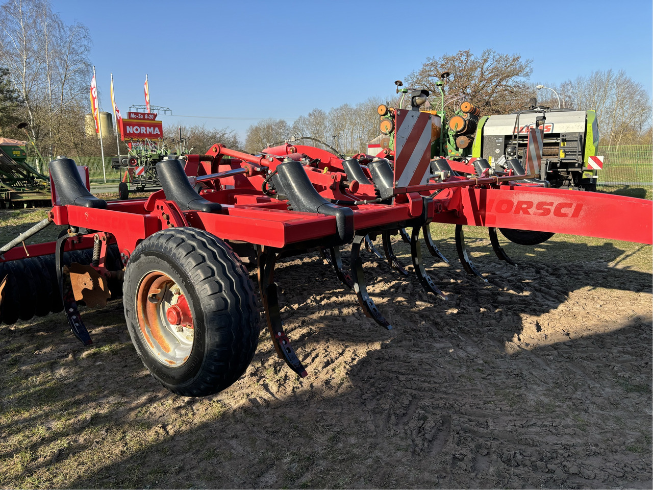 Horsch Terrano 5 FX - Kultivátor: 2 kép. Horsch Terrano 5 FX - Kultivátor: 2 kép.