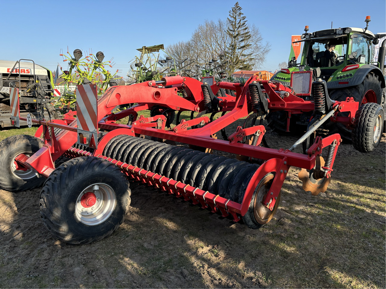 Horsch Terrano 5 FX - Kultivátor: 3 kép. Horsch Terrano 5 FX - Kultivátor: 3 kép.