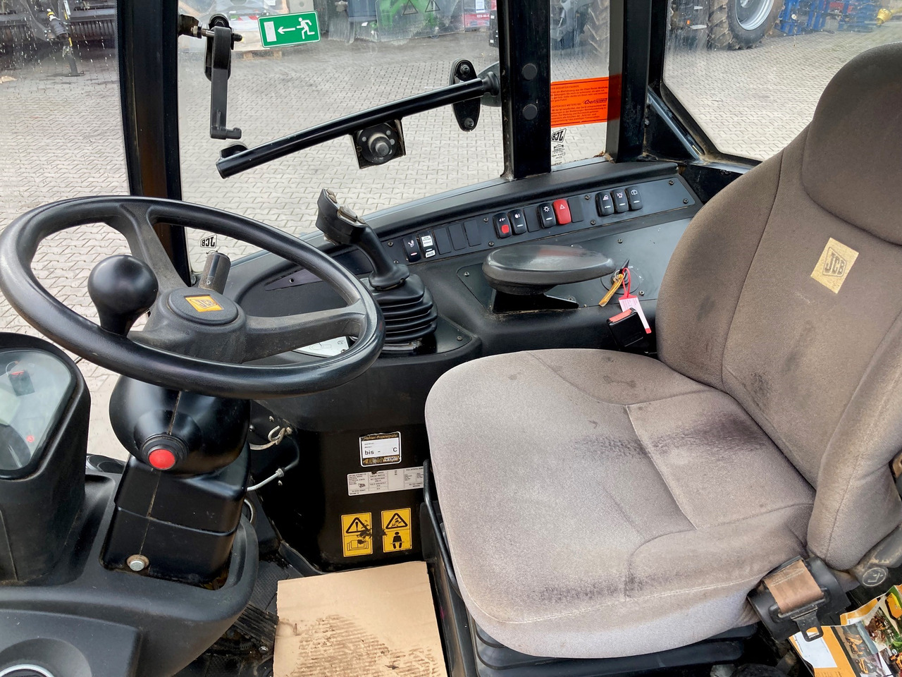 JCB Radlader Typ 409 - Rakodógép: 3 kép. JCB Radlader Typ 409 - Rakodógép: 3 kép.