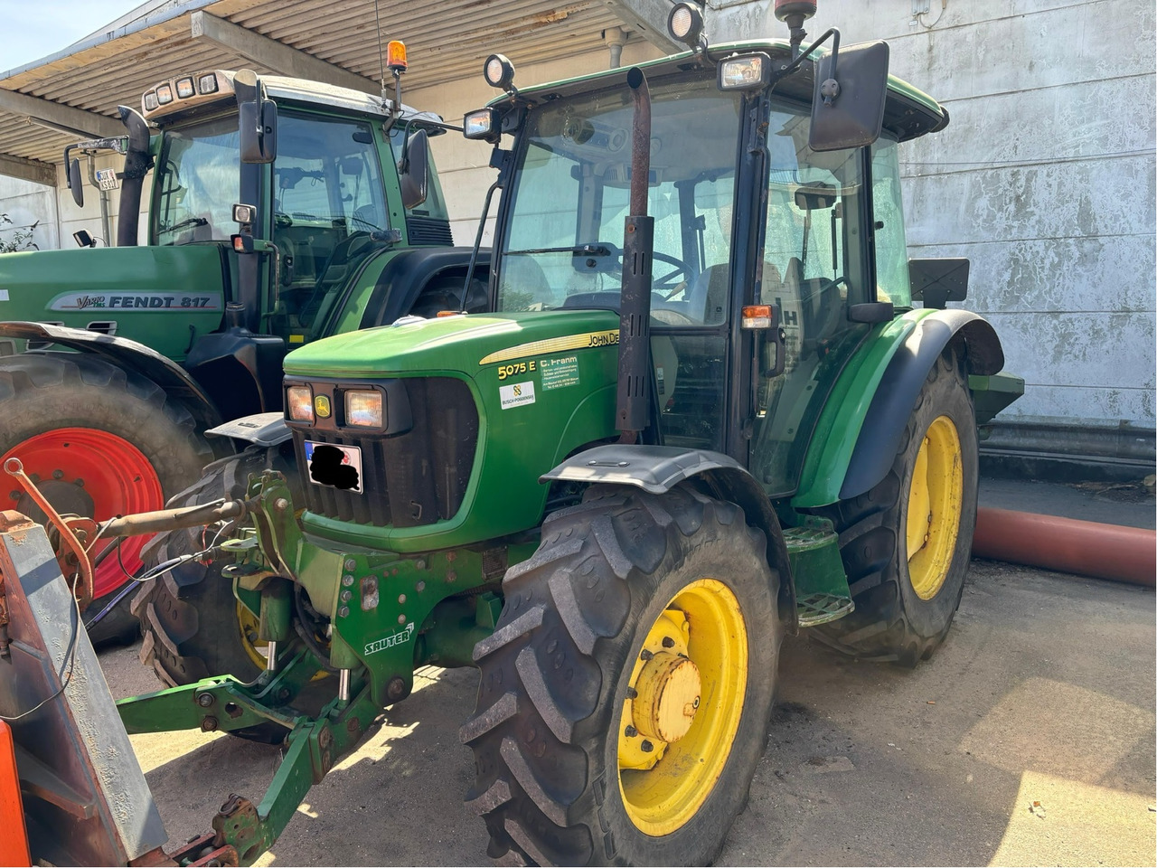 John Deere 5075 E - Traktor: 1 kép. John Deere 5075 E - Traktor: 1 kép.