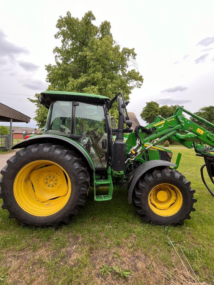 John Deere 5100 M - Traktor: 5 kép. John Deere 5100 M - Traktor: 5 kép.